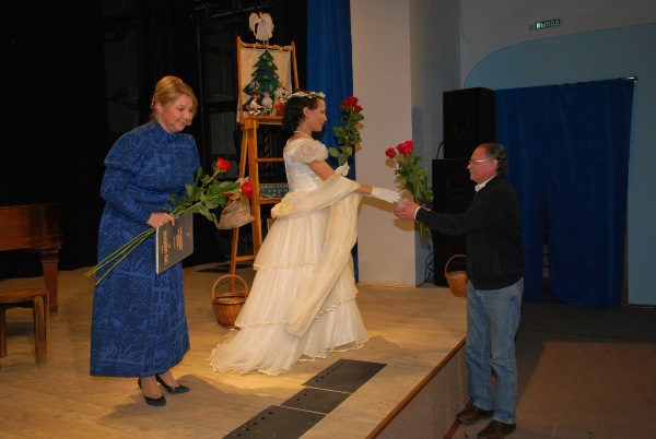 К празднику Рождества в Ясной Поляне  показали музыкальный моноспектакль «Разумеется, да... Игра в куклы» 3